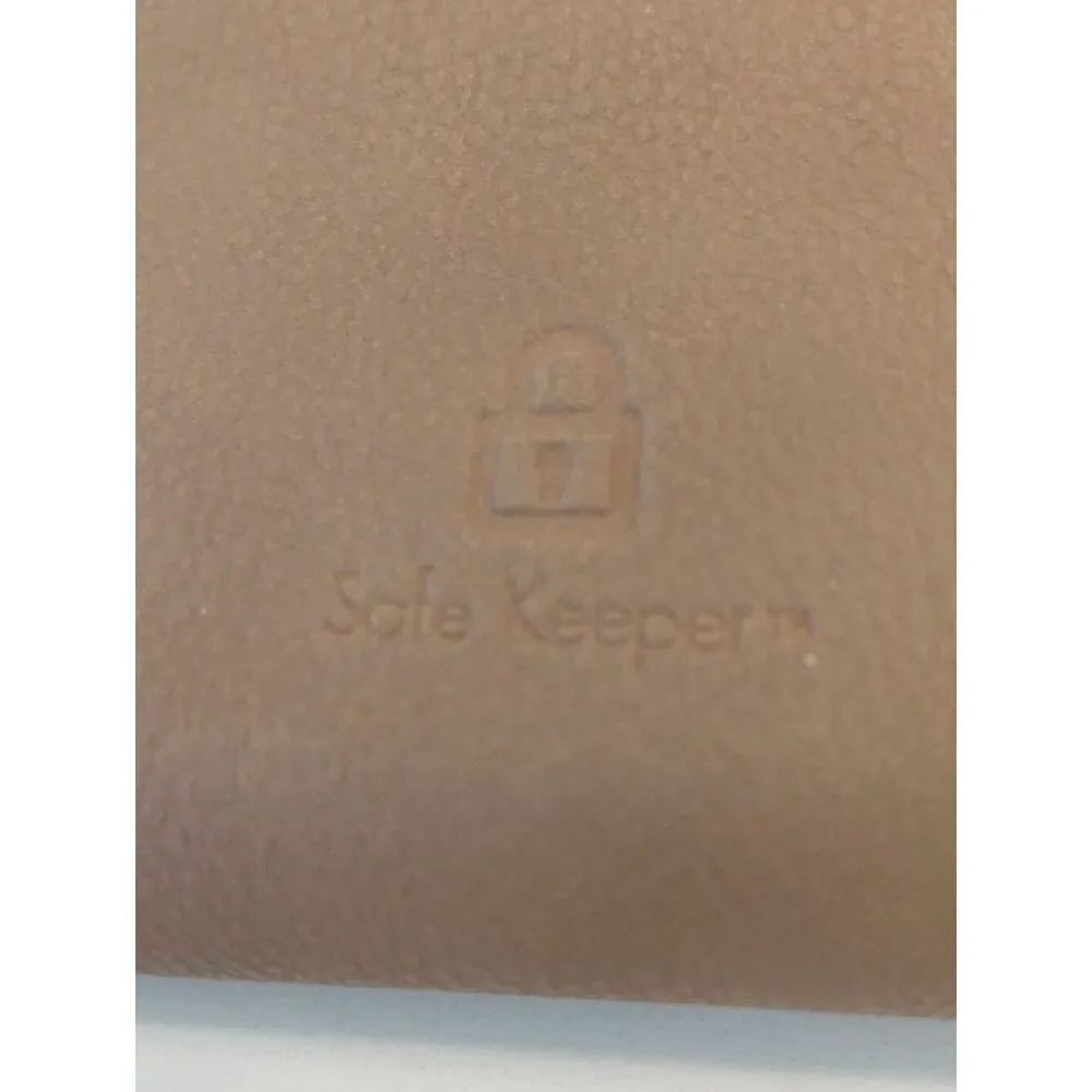 Safe Keeper elegant taupe